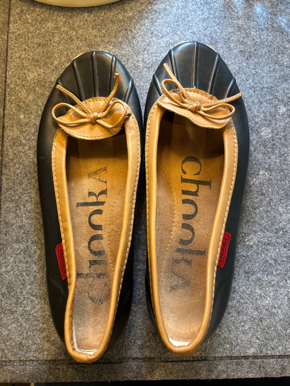 chooka Black and Tan Duck Ballet Flats with Bow Trim 9